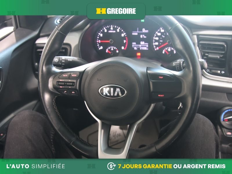 2020 Kia Rio 5 Black Blainville - photo #17