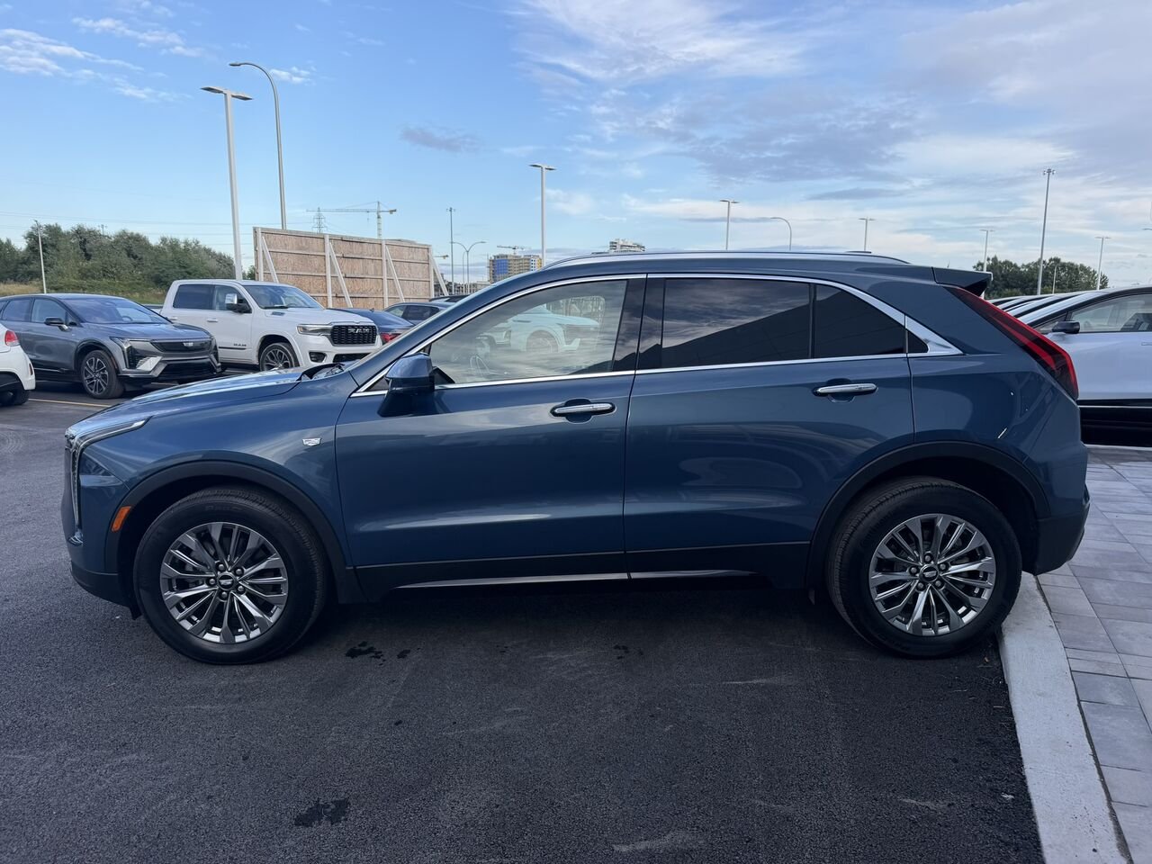 2024 Cadillac XT4 PREMIUM LUXURY AWD FINANCEMENT À PARTIR 3.99% Blue Laval - photo #1