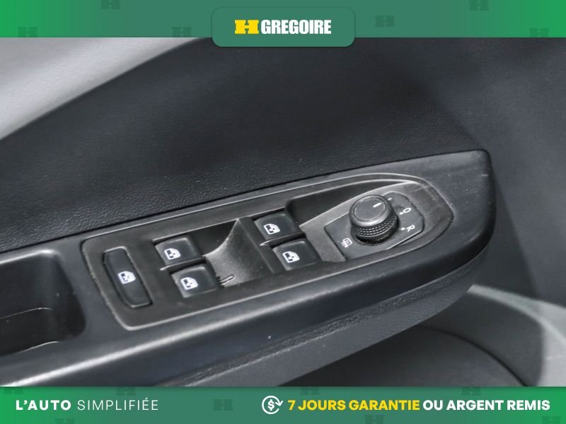 Volkswagen Taos 820963 | Comfortline AUTO AC MAGS TOIT CAM RECULE BLUETOOTH 2024 Argent Laval - photo #15