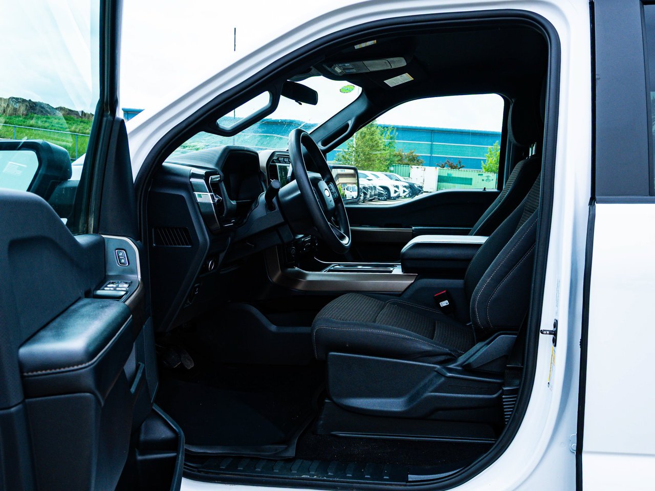 2024 Ford F-150 STX 4WD SuperCrew 5.5' Box White Sherwood Park - photo #15