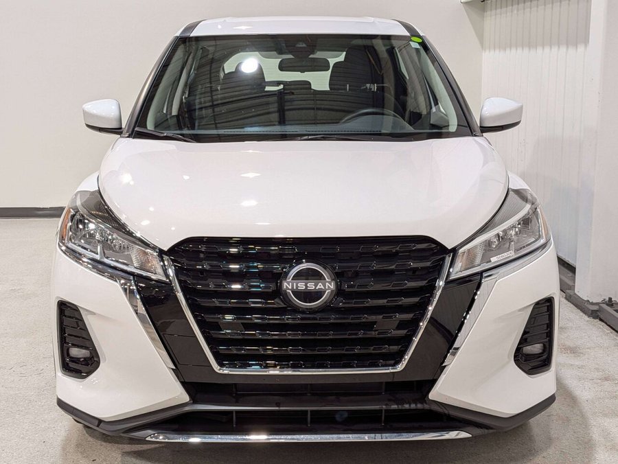 2024 Nissan Kicks S FWD White