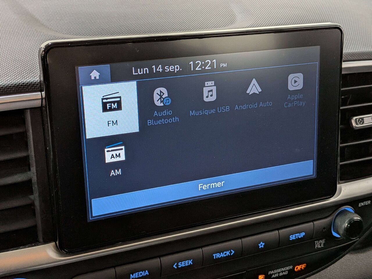 2023 Hyundai Venue Essential IVT Black Val-David - photo #21