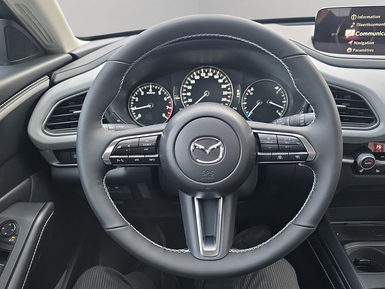 2026 Mazda CX-30 2.5 S Kuro AWD, Toit ouvrant, Sièges en similicuir, Barre de toit peintes Deep Crystal Blue Mica Val-David - photo #9