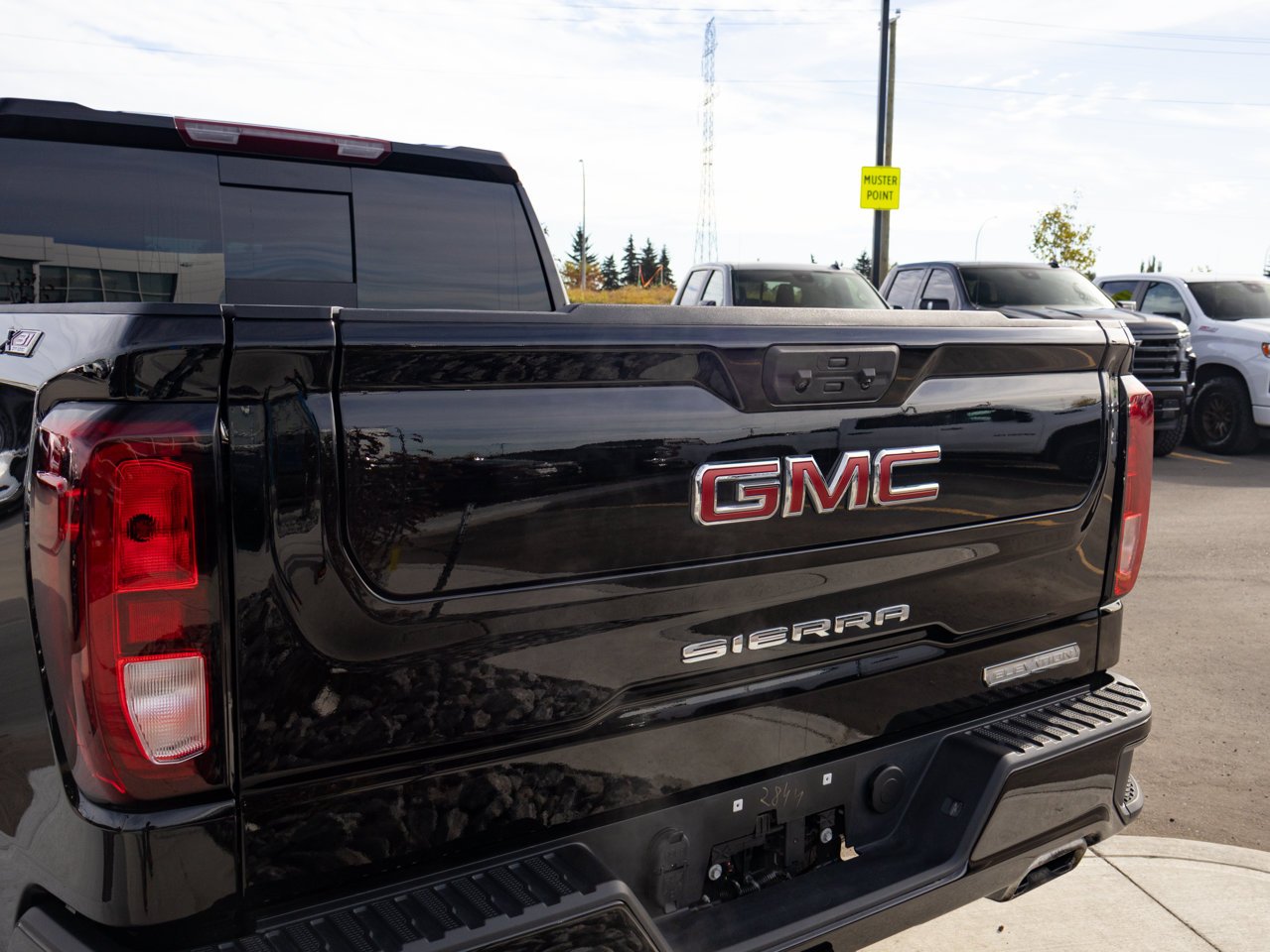2025 GMC Sierra 1500 4WD Crew Cab 147 Elevation Black Sherwood Park - photo #11