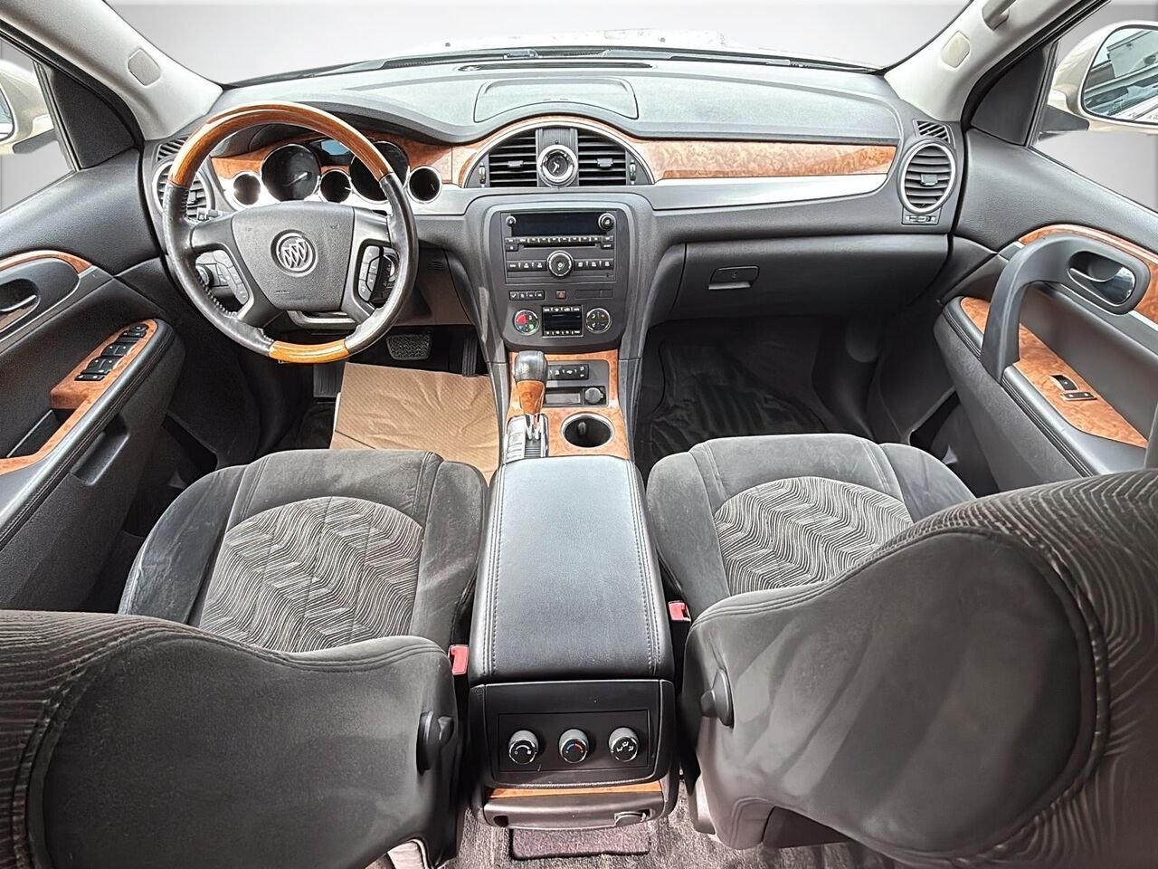 2010 BUICK ENCLAVE Beige Saint-Hyacinthe - photo #9