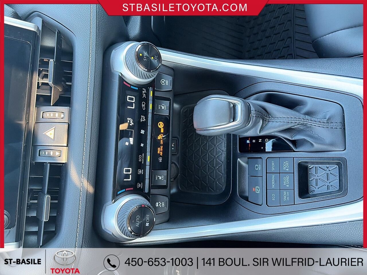 2025 TOYOTA RAV4 Midnight Black Metallic Saint-Basile-le-Grand - photo #17