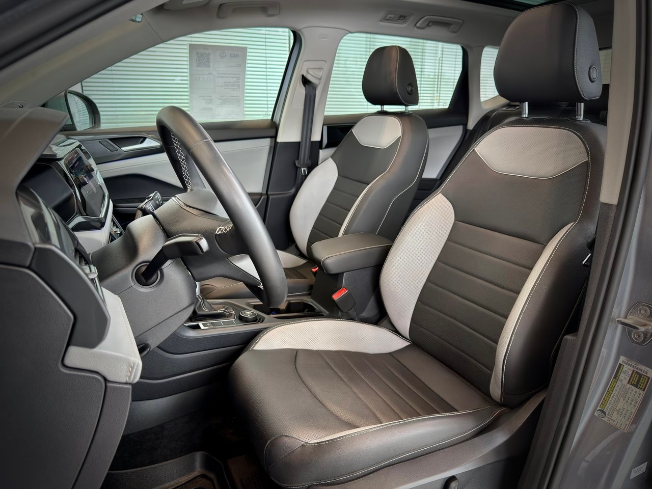 Volkswagen Taos 2023 Argent Notre-Dame-des-Prairies - photo #14