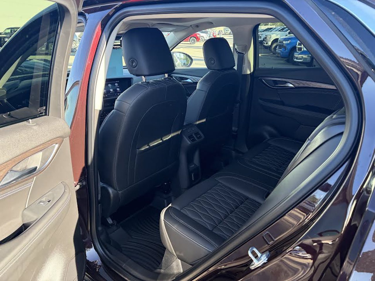 2021 Buick Envision AWD 4dr Avenir Red Sherwood Park - photo #5