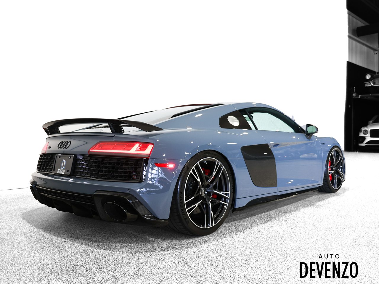 2022 Audi R8 Coupe Grey Saint-Eustache - photo #2