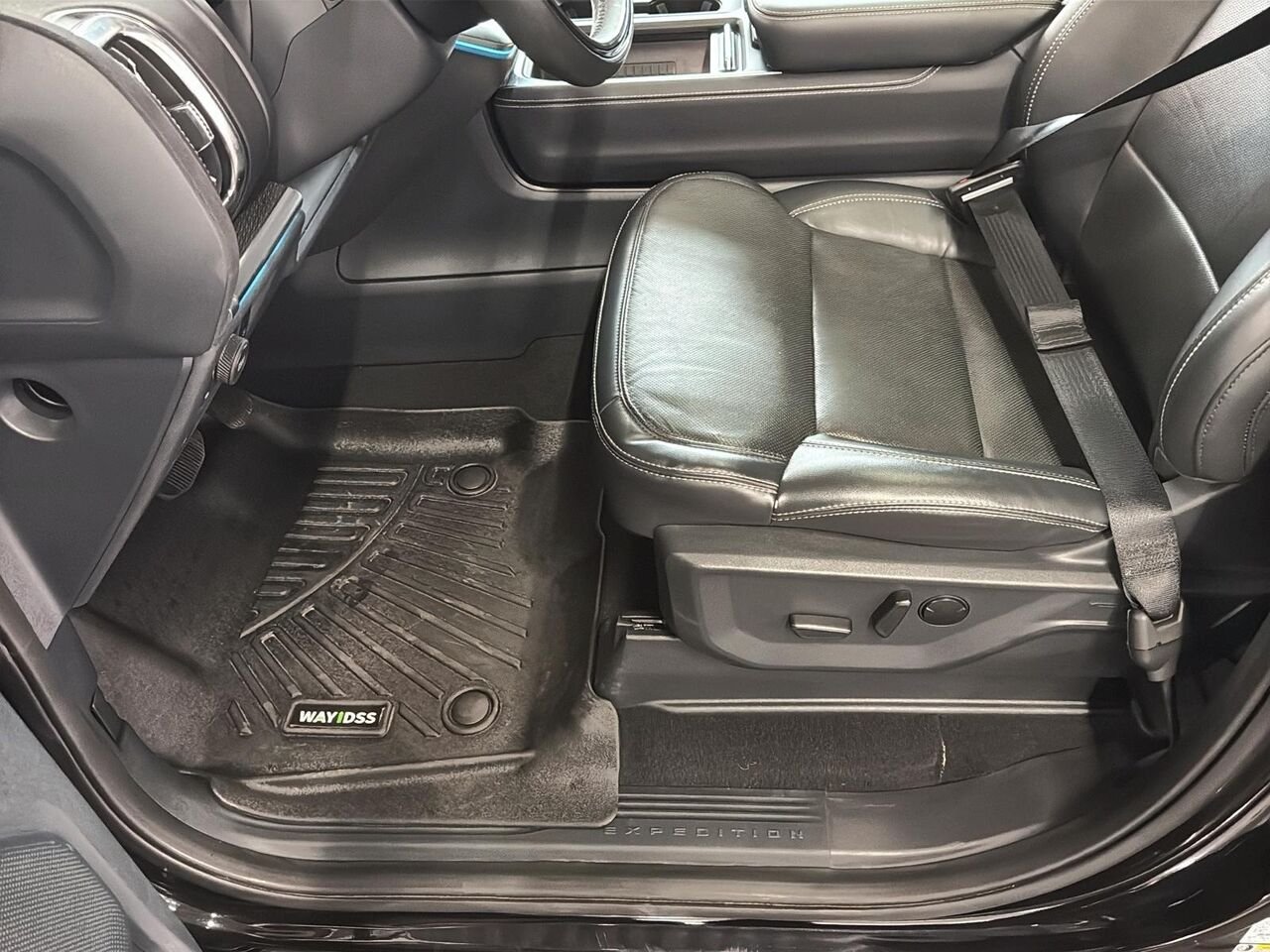 2025 Ford Expedition Platinum 4x4 Black Saint-Hyacinthe - photo #8