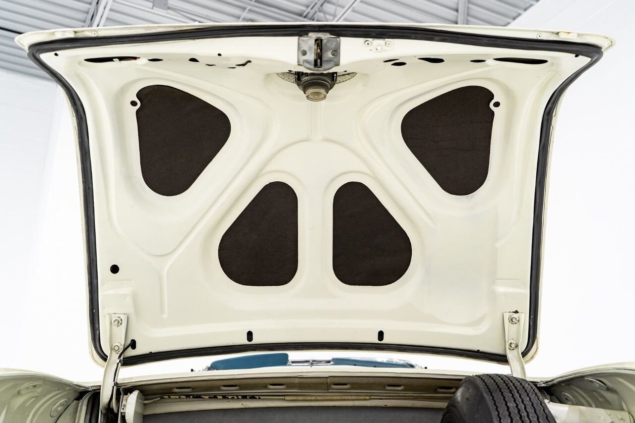 Pontiac Bonneville *PRICE IN USD* Fuel injected 347/315HP 1 of 630 produced 1957 Blanc Montréal - photo #102