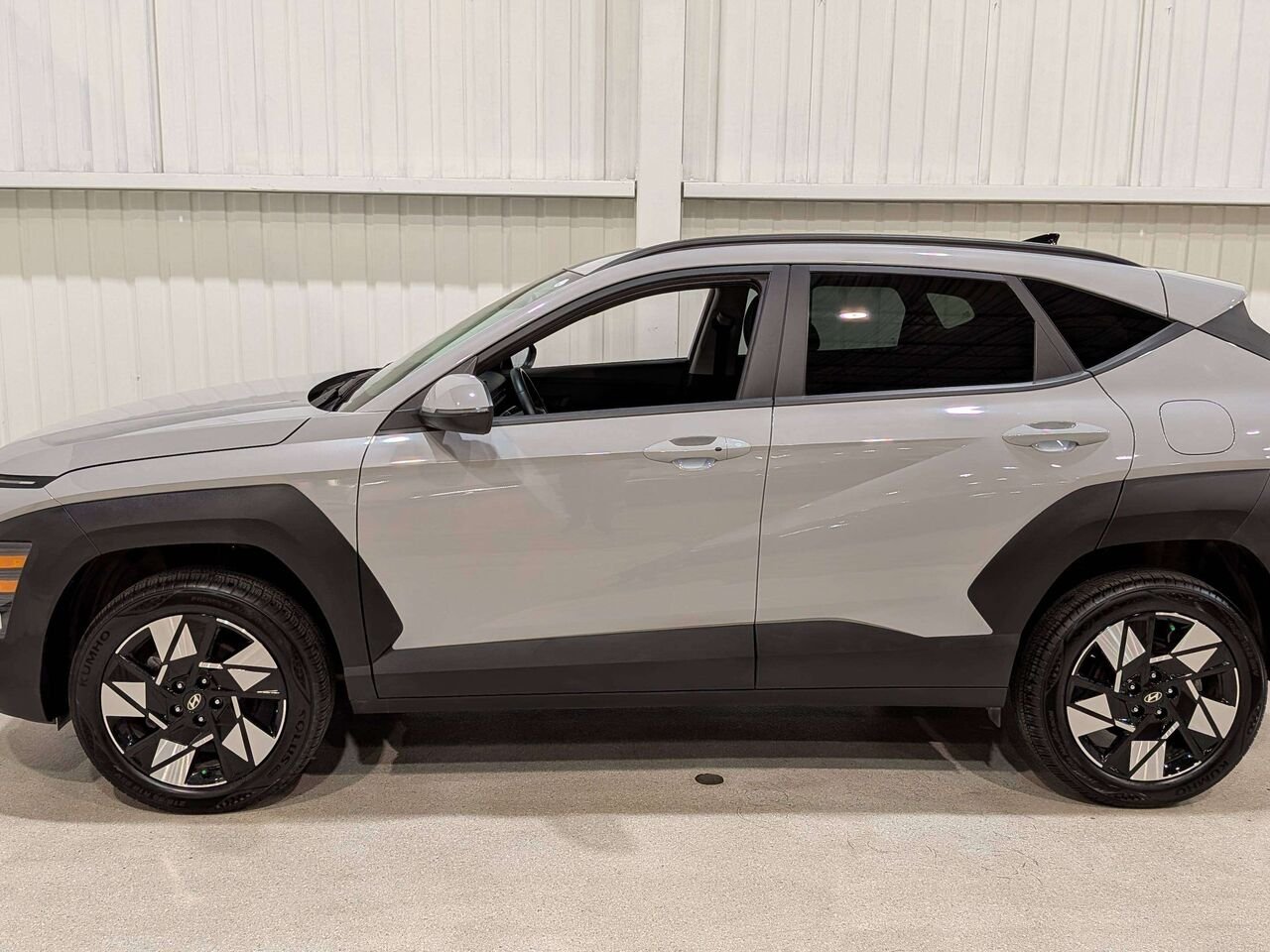 2025 Hyundai Kona 2.0L Preferred AWD Grey Val-David - photo #4