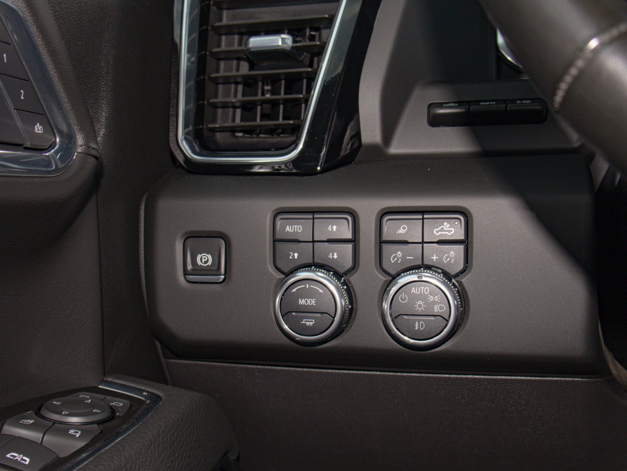 2025 GMC Sierra 1500 4WD Crew Cab 147 Denali Grey Sherwood Park - photo #24