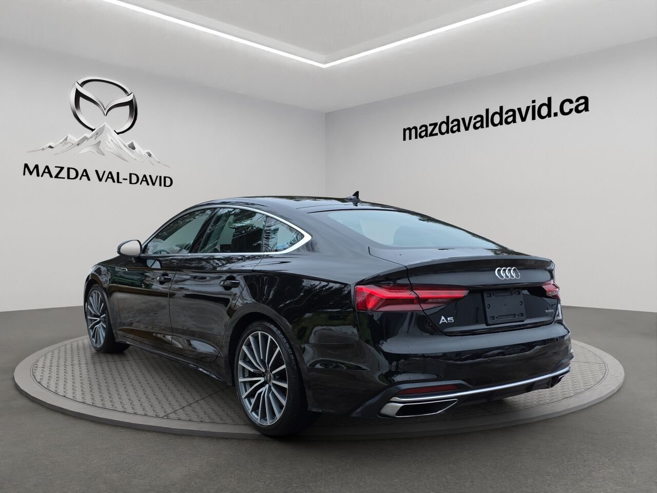 2023 Audi A5 Sportback A5 45 2.0T Sportback Komfort Quattro, Jamais accidenté, Sièges à fonction mémoire, Volant Black Val-David - photo #16