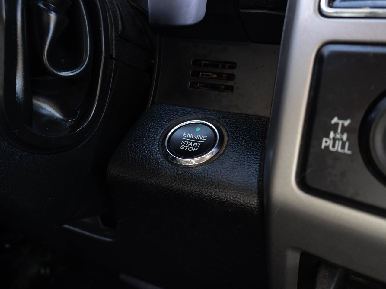 2019 Ford Super Duty F-350 SRW LARIAT 4WD Crew Cab 6.75' Box Black Sherwood Park - photo #21