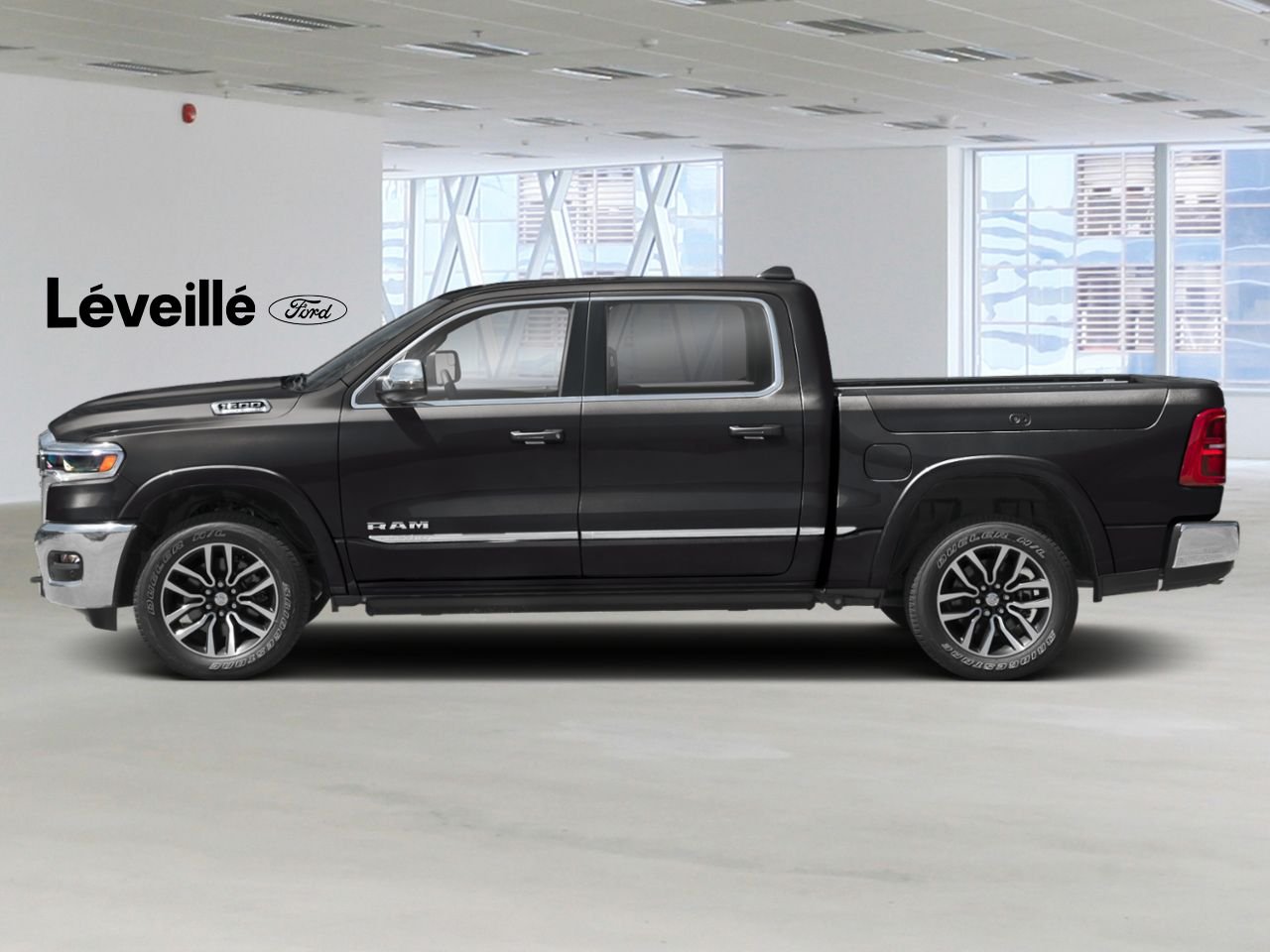 2026 RAM 1500 26690 | Limited cabine d'équipe 4x4 caisse de 5 pi 7 po Diamond Black Crystal Pearl Gatineau - photo #1