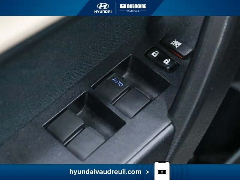 Toyota Corolla 2015 Beige Laval - photo #16