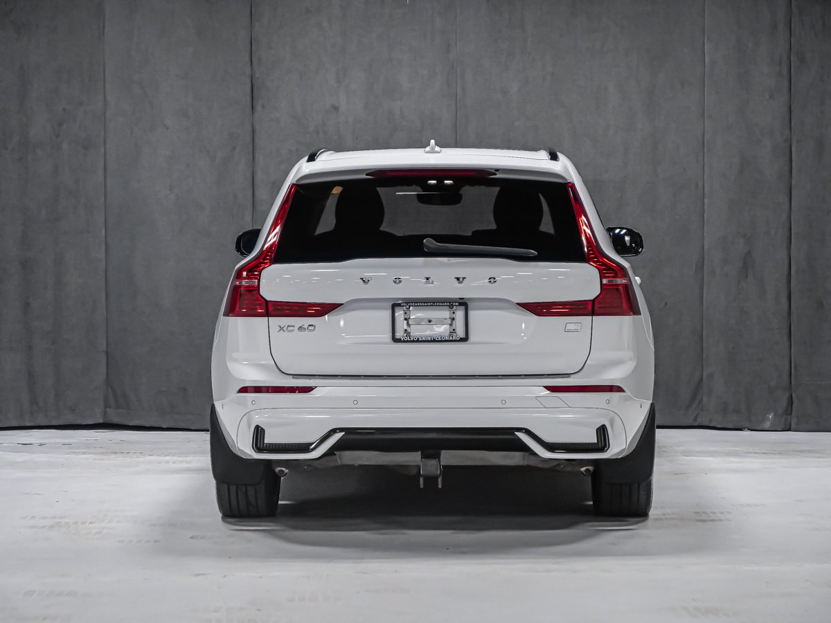 Volvo XC60 Recharge T8 ULTIMATE DARK 2024 Blanc Montréal - photo #4