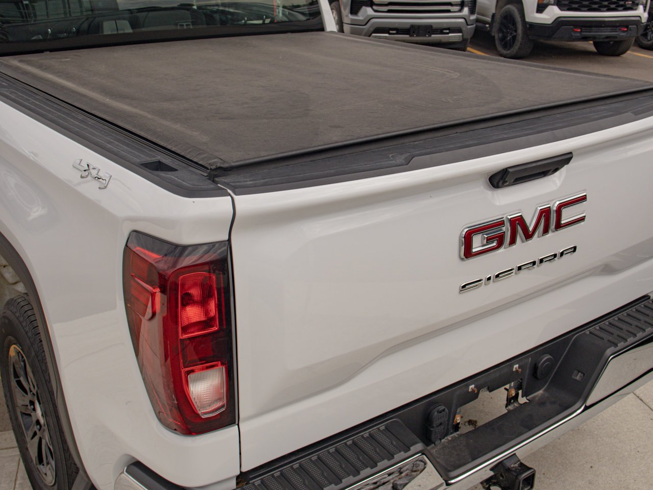 2023 GMC Sierra 1500 4WD Crew Cab 147 Pro White Sherwood Park - photo #10