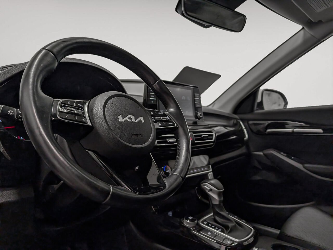 Kia Seltos AWD EX Bas Kilométrage Sièges et Volant Chauffant 2023 Blanc Sherbrooke - photo #5