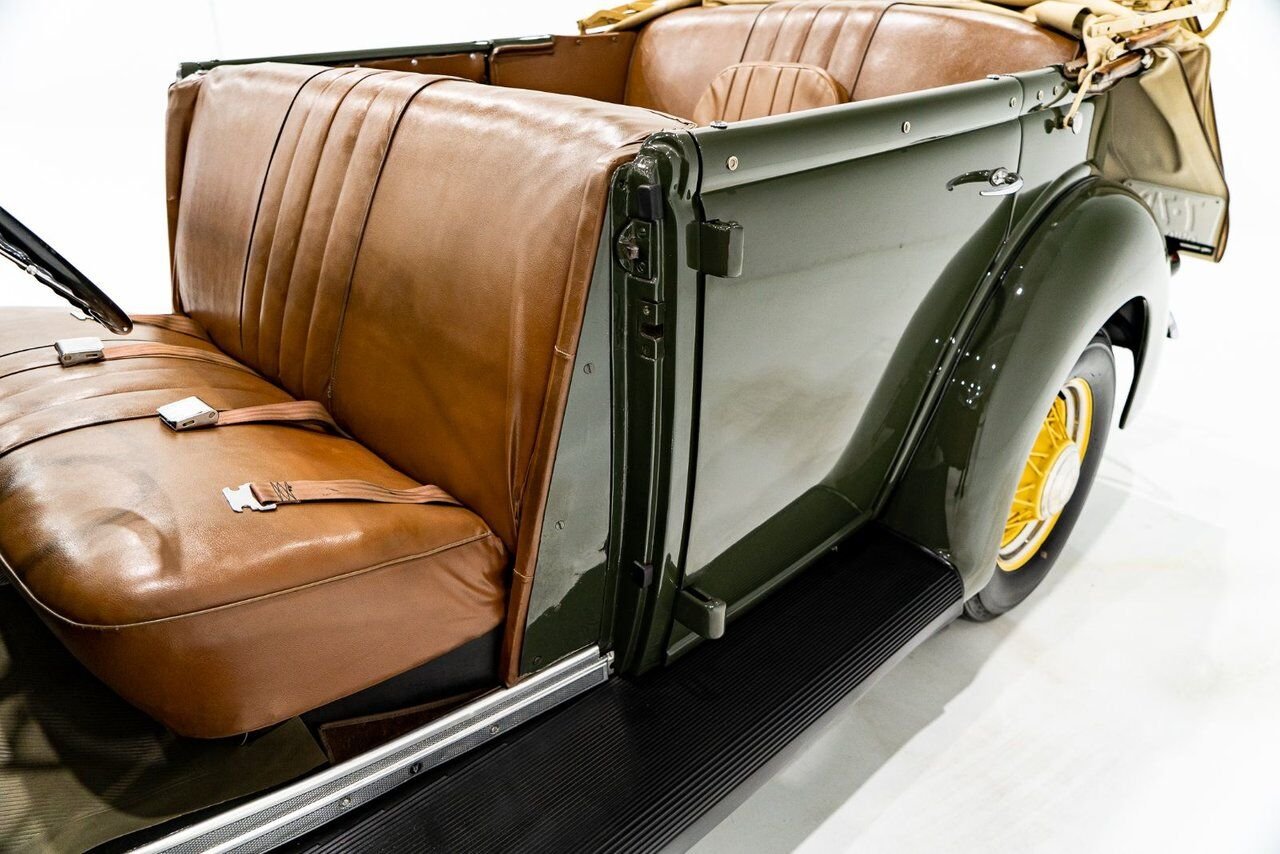 Ford Model 48 Phaeton PRIX EN USD | Beautifully presented in original condition 1936 Vert Montréal - photo #74