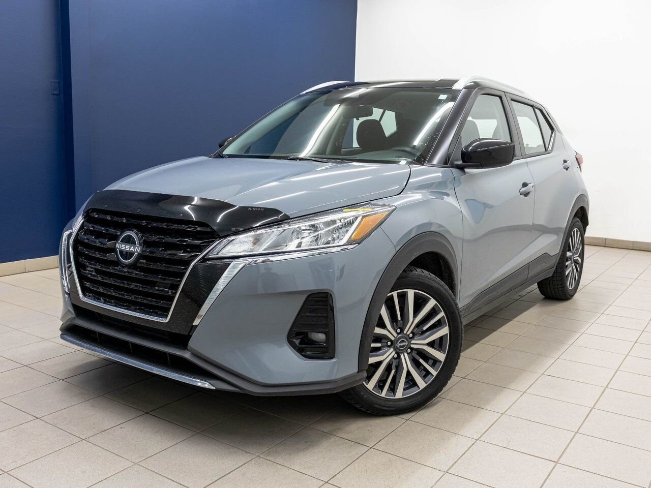 Nissan Kicks SV *SIÈGES CHAUFF* CARPLAY REG ADAPT ALERTES 2023 Gris Saint-Jérôme - photo #0