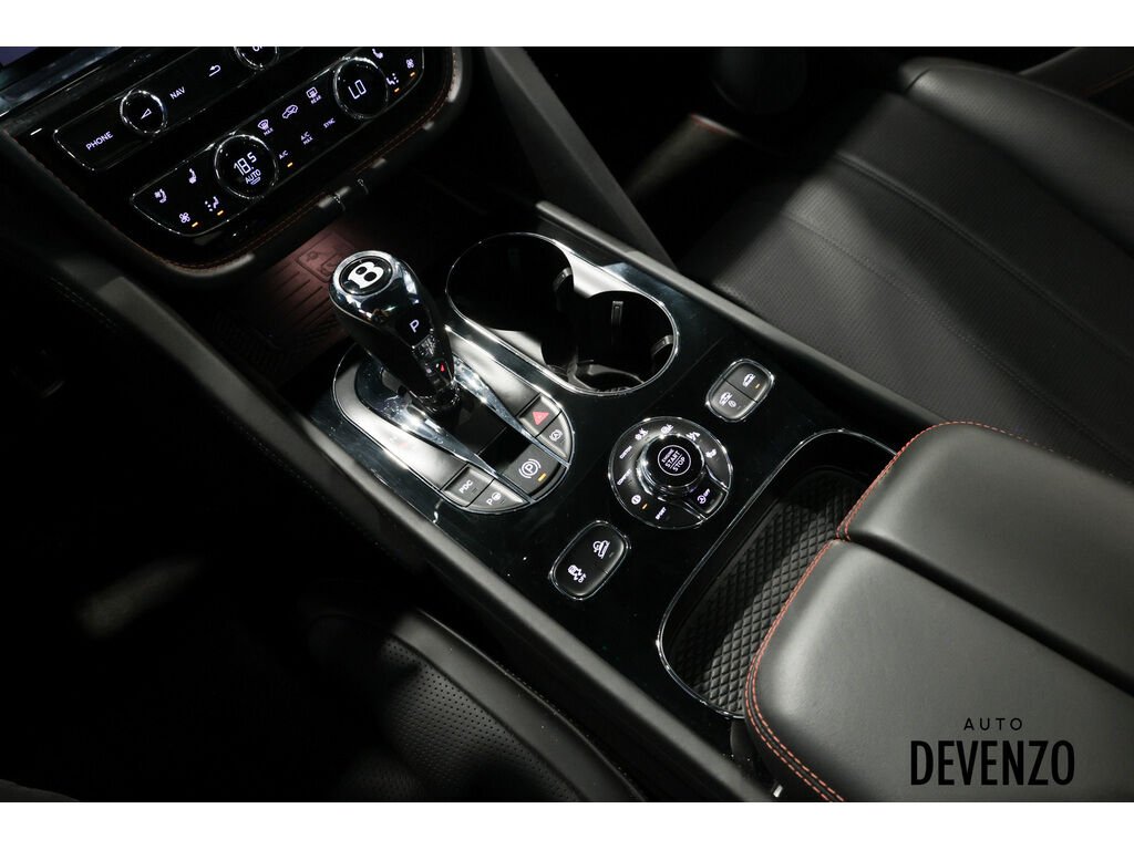 2021 Bentley Bentayga Black Saint-Eustache - photo #28