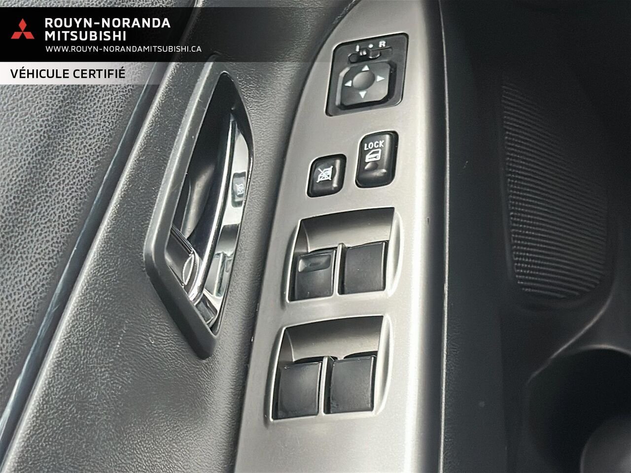 Mitsubishi RVR SEL AWC 2023 Noir Rouyn-Noranda - photo #11