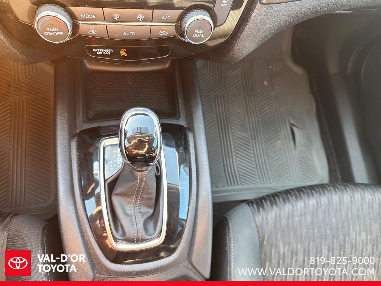 2020 Nissan Rogue SV TI Blue Val-d'Or - photo #11