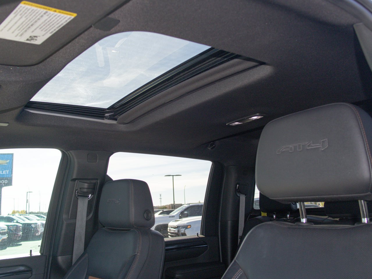 2024 GMC Sierra 2500HD 4WD Crew Cab 159 AT4 White Sherwood Park - photo #18