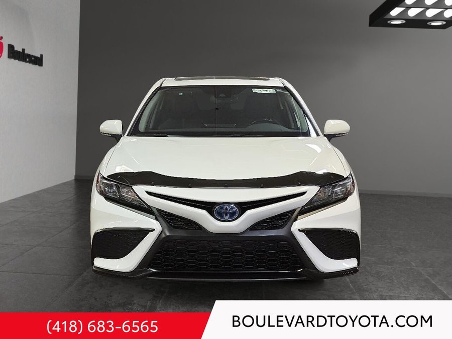 Toyota Camry SE AMÉLIORÉ, HYBRIDE 2023 Blanc