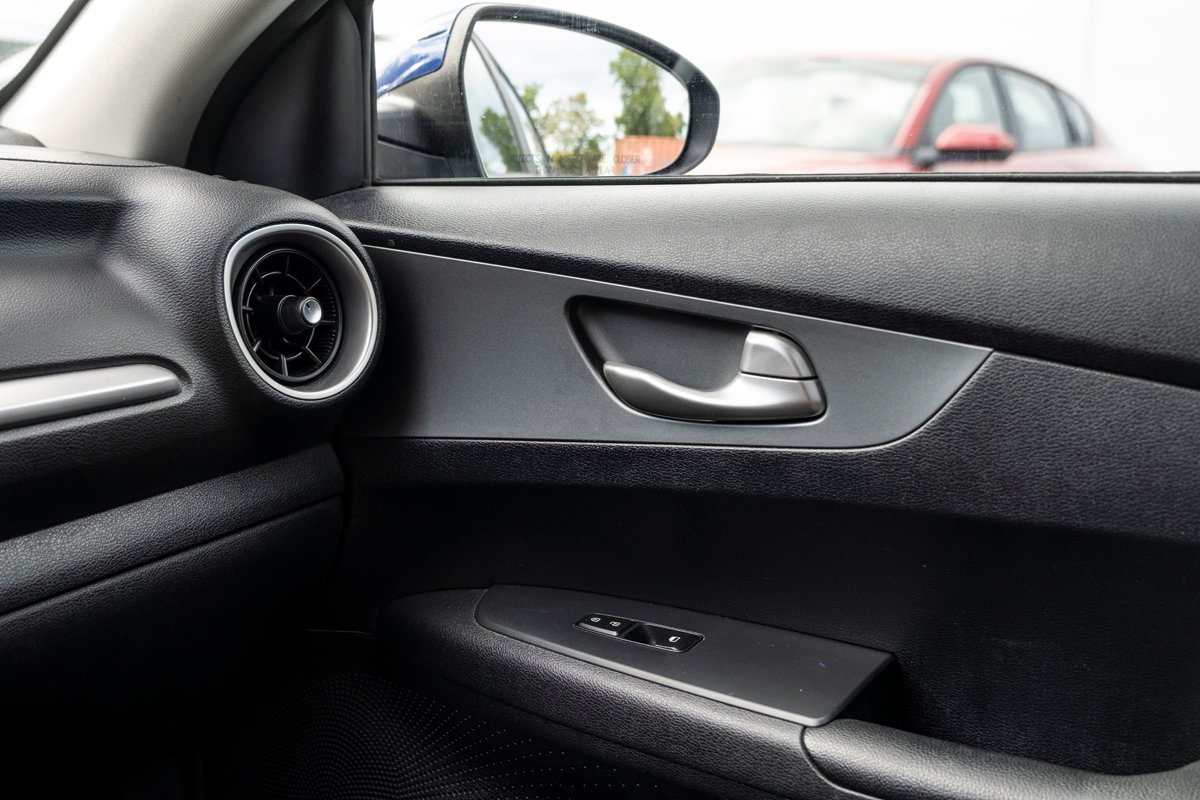 2020 Kia Forte Blue Gatineau - photo #16