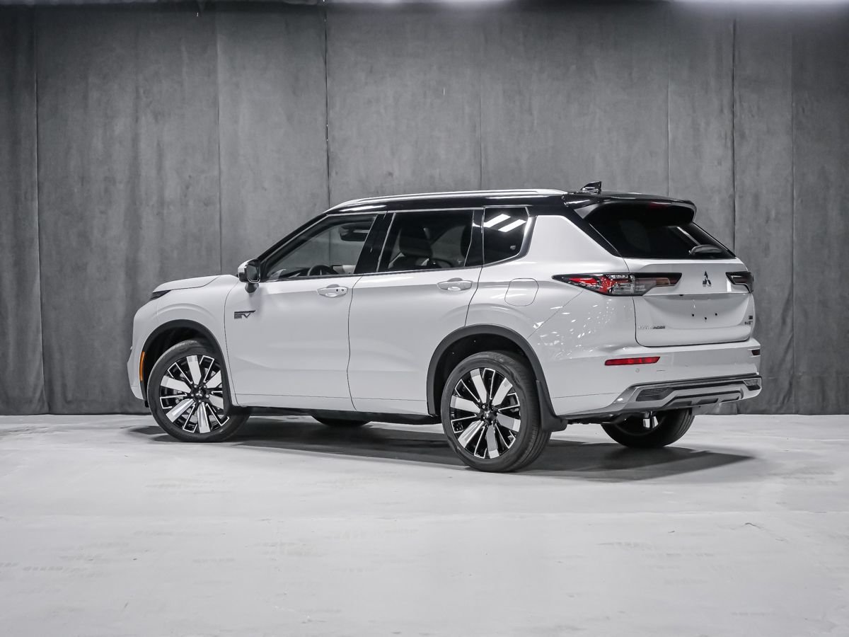 Mitsubishi Outlander PHEV GT 2026 Fini taillé diamant Blanc de qualité supérieure Montréal - photo #3