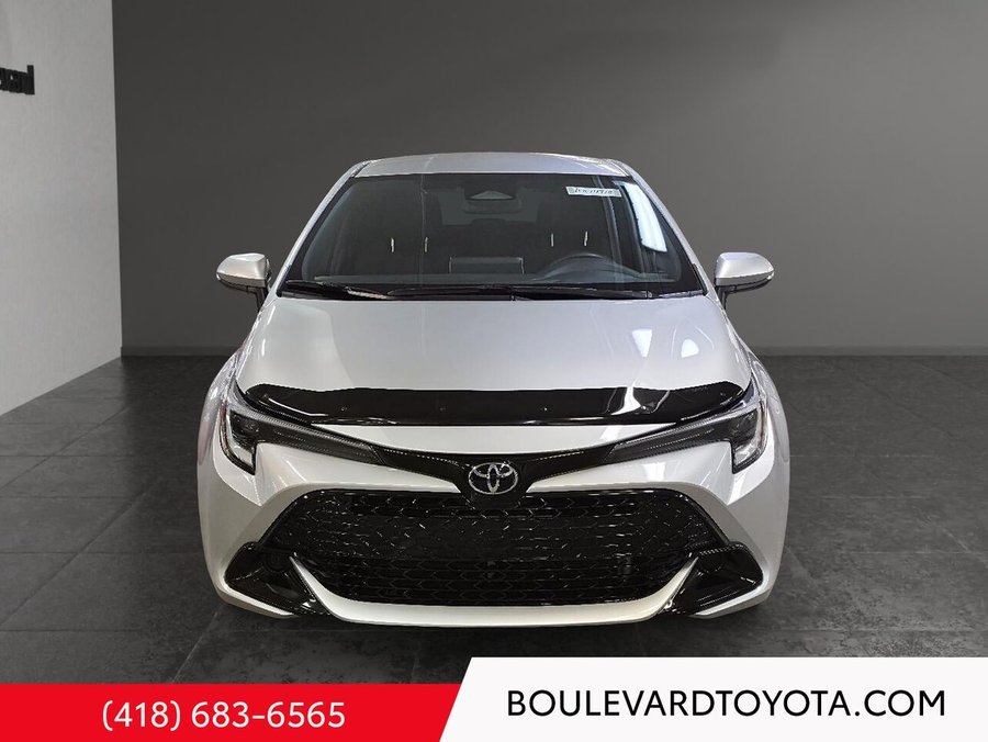 2023 Toyota Corolla Hatchback SE + Silver