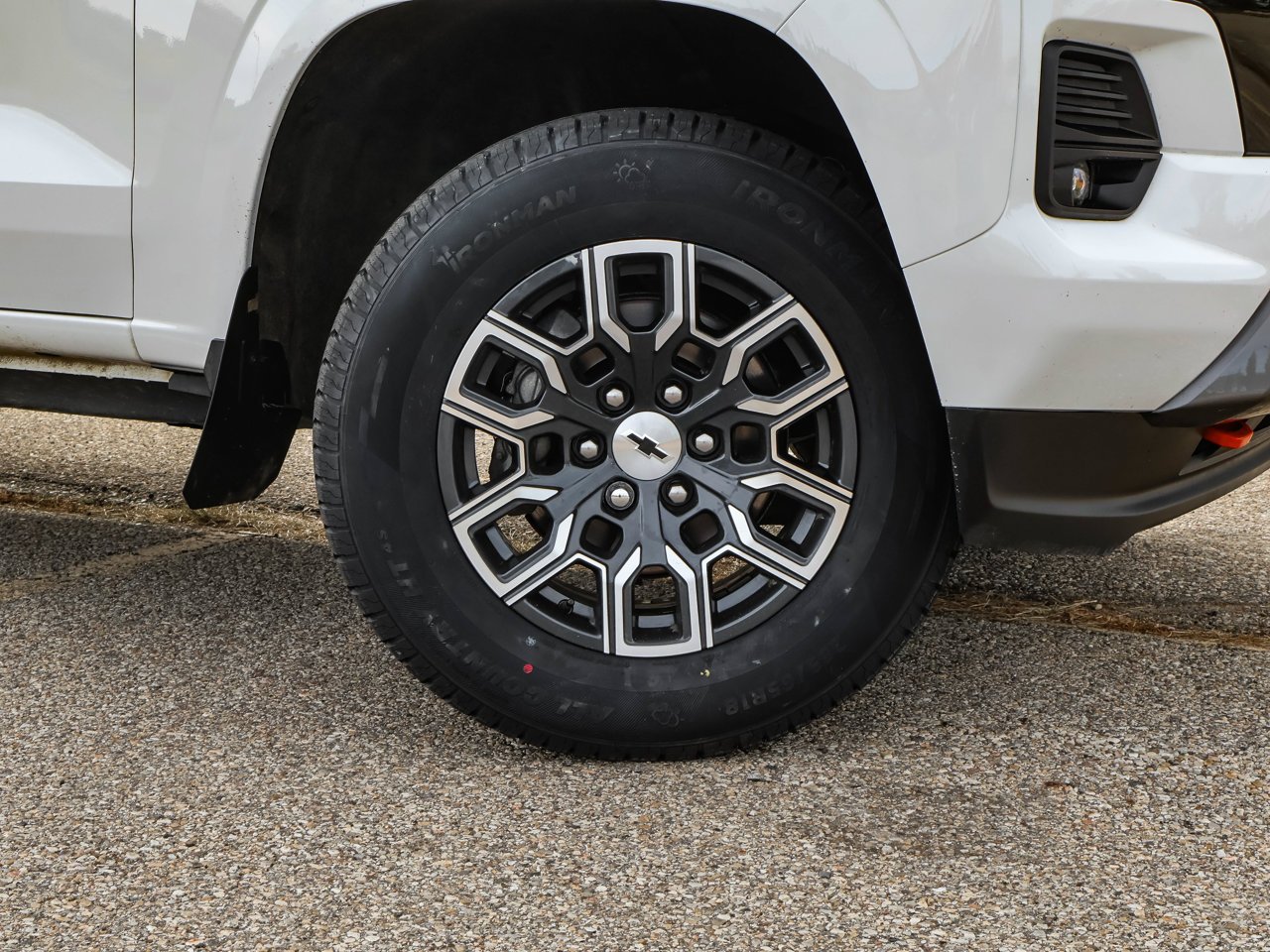 2024 Chevrolet Colorado 4WD Crew Cab Z71 White Sherwood Park - photo #10