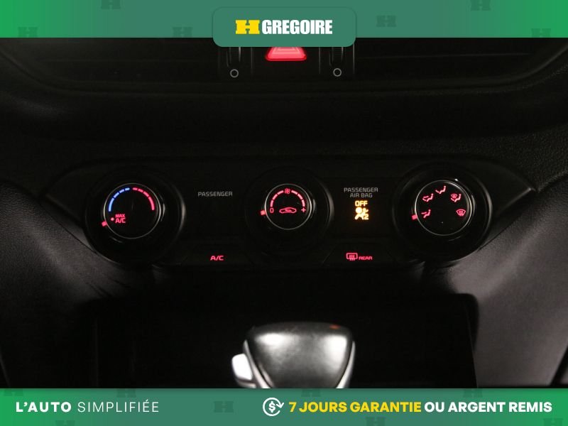 Kia Forte 822316 | EX AUTO AC GR ELECT MAGS CAM RECUL BLEUTOOTH 2021 Argent Laval - photo #23