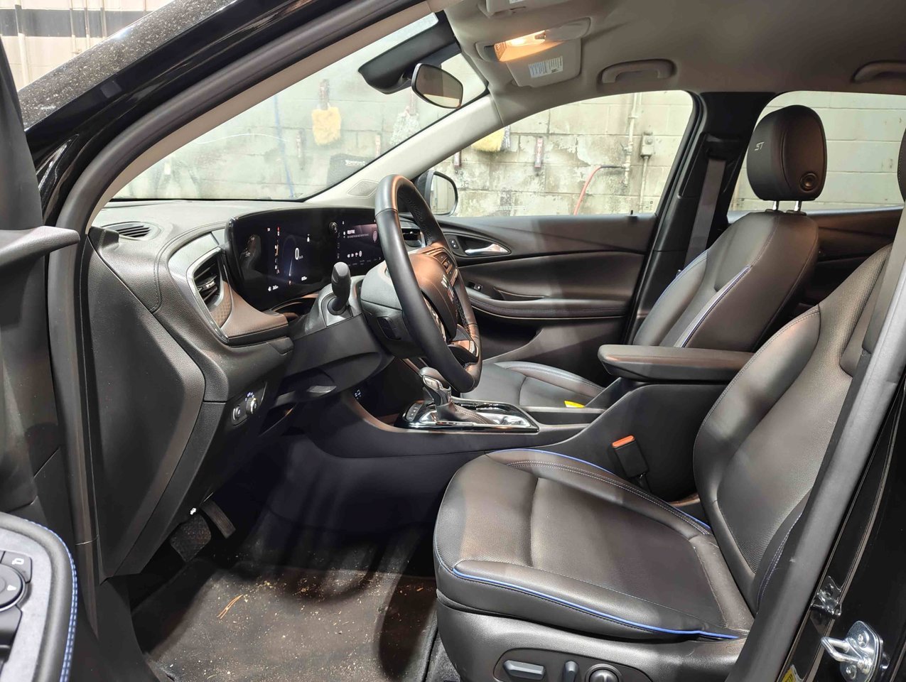 2026 Buick Encore GX AWD 4dr Sport Touring Black Sherwood Park - photo #7