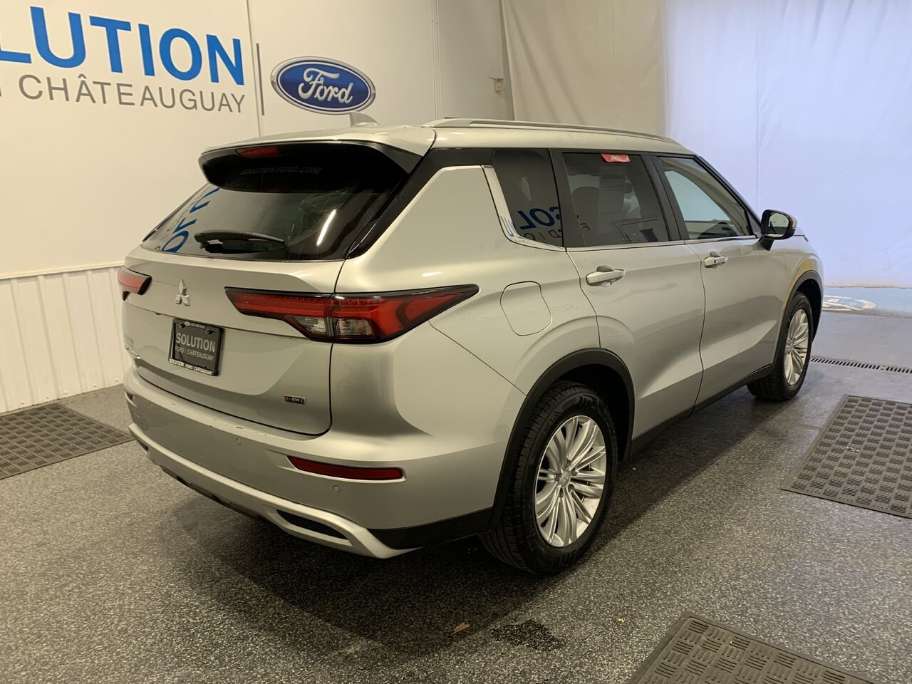 Mitsubishi Outlander SE AWD SE, AWD, 2.5L 2023 Argent Châteauguay - photo #4