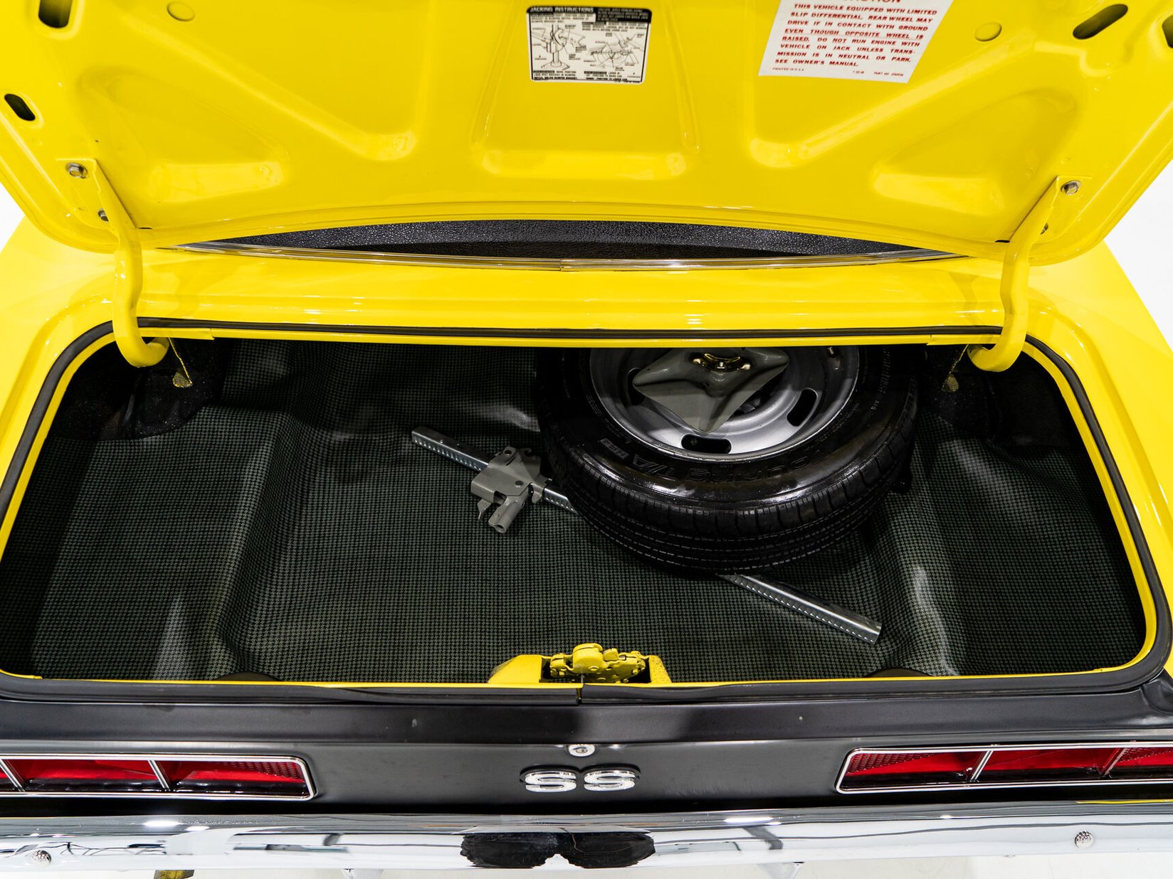Chevrolet Camaro SS **PRIX EN USD** With factory A/C 1969 Jaune Montréal - photo #71