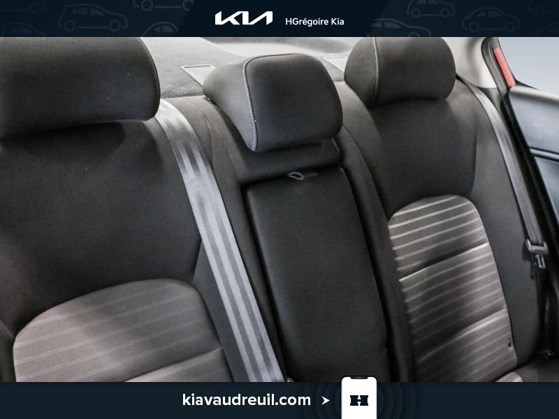 2017 Kia Forte Red Laval - photo #26