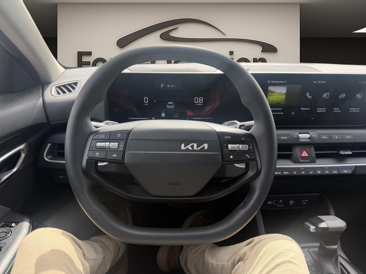 2025 Kia K4 Red  - photo #7
