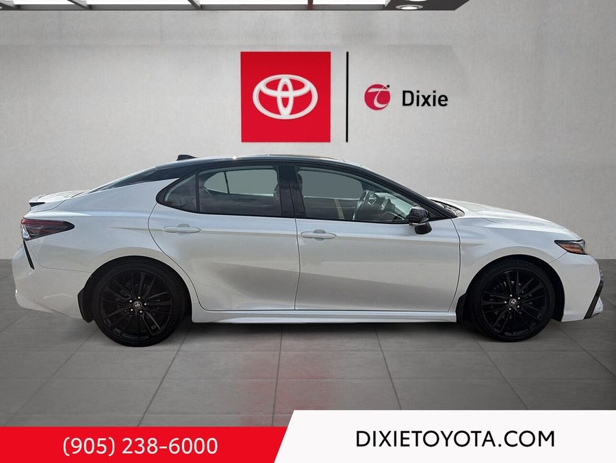2022 Toyota Camry 2022 Wind Chill Pearl with Black Roof