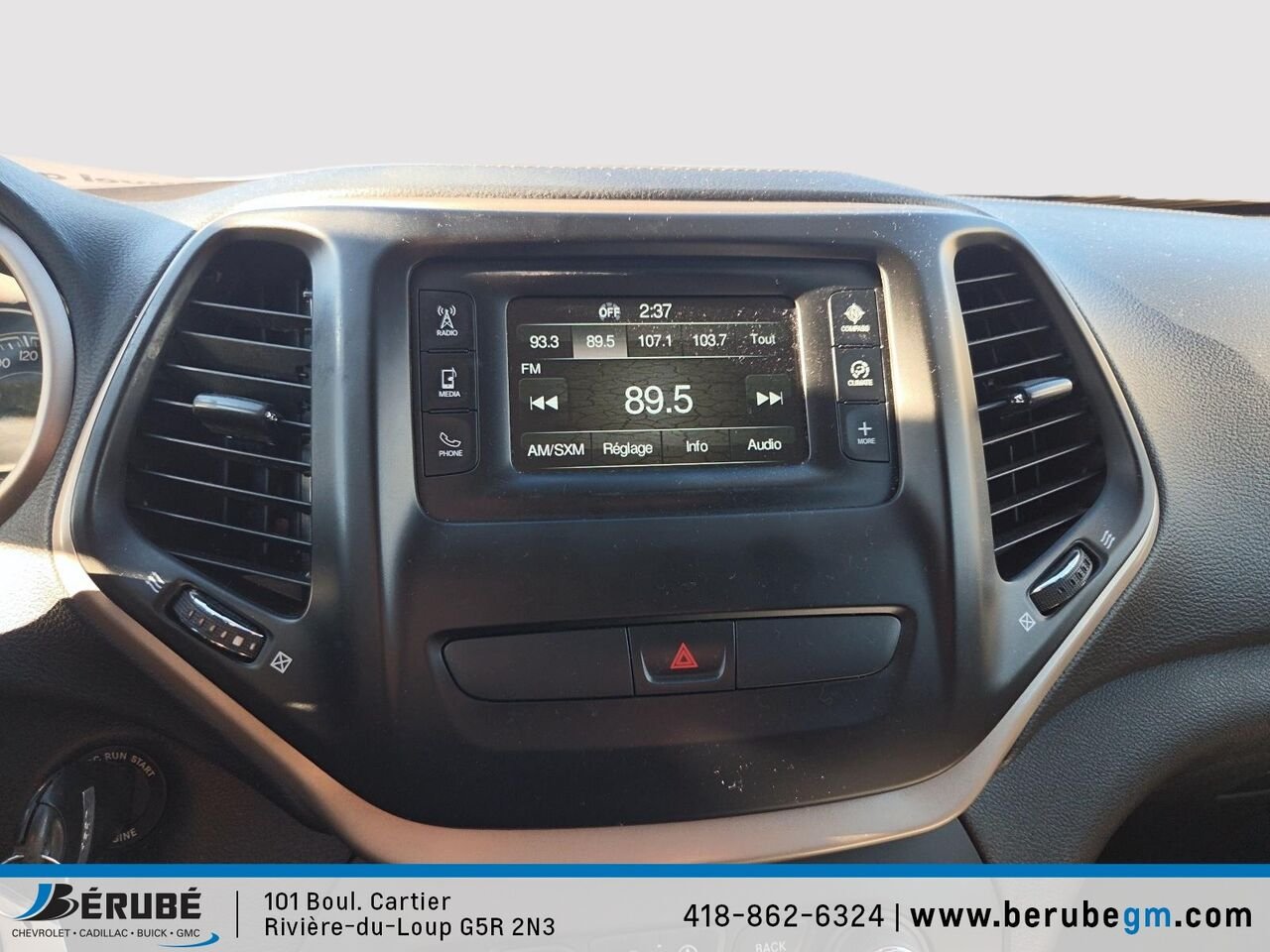 2015 Jeep CHEROKEE 4x4 North White Rivière-du-Loup - photo #12