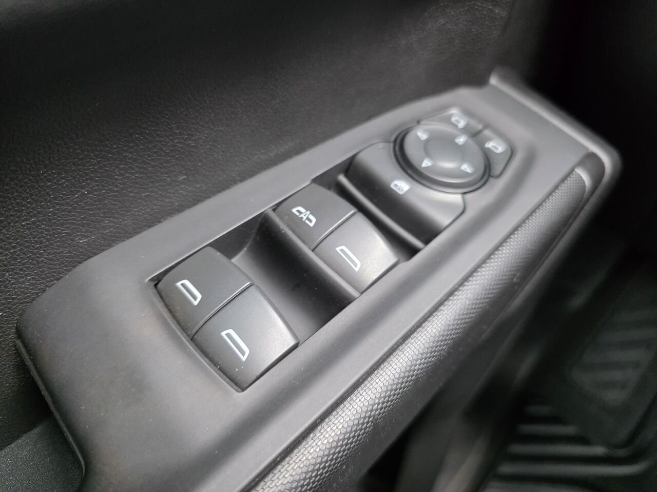 2022 Chevrolet Silverado 1500 Custom 4X4 White Mont-Laurier - photo #19