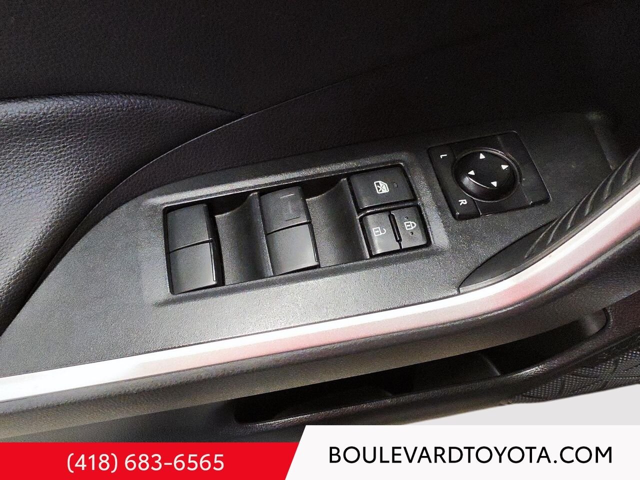 Toyota RAV4 Prime 100412A-9 | SE, AWD 2021 Argent Québec - photo #3