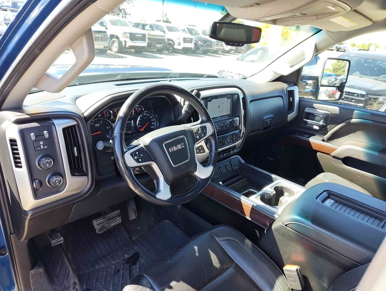 2018 GMC Sierra 2500HD 4WD Crew Cab 153.7 SLT Blue Sherwood Park - photo #6