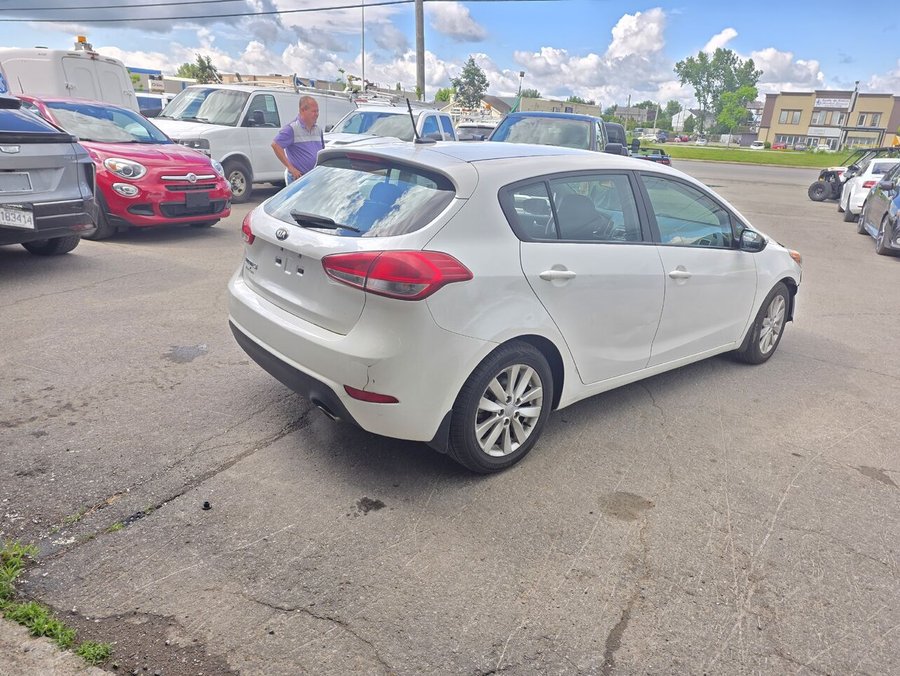 2015 Kia 5 portes Forte 2015 White