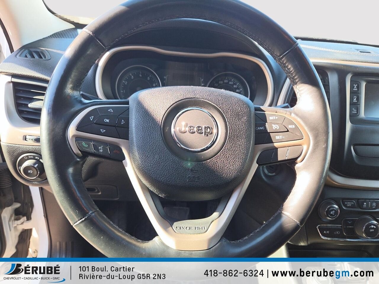 2015 Jeep CHEROKEE 4x4 North White Rivière-du-Loup - photo #8