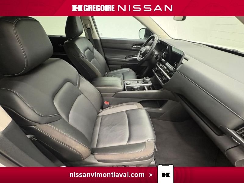 Nissan Pathfinder 2024 Blanc Laval - photo #10
