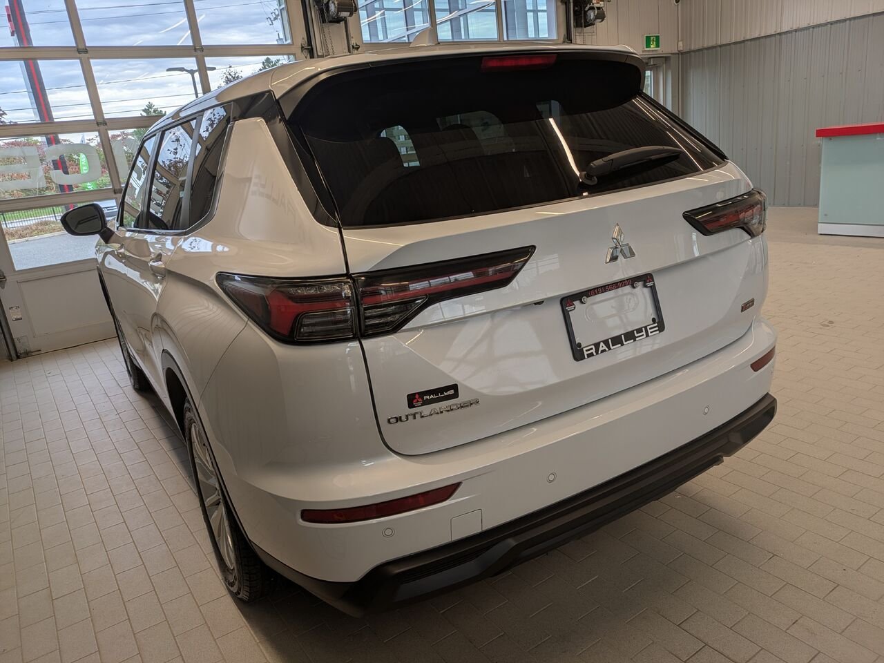Mitsubishi Outlander 2025 Blanc Gatineau - photo #18